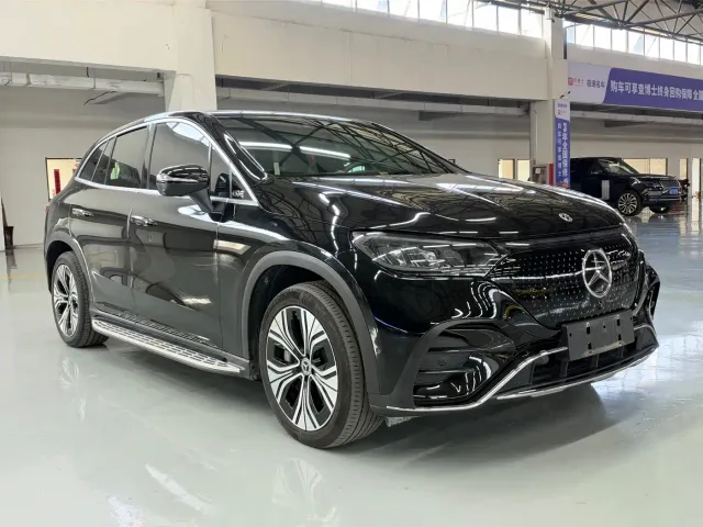 Mercedes-Benz EQE SUV — Фото автомобиля 3