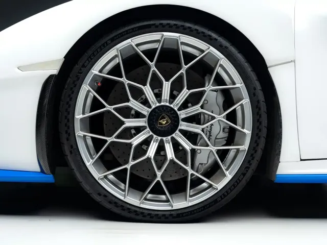 Lamborghini Huracan — Фото автомобиля 13