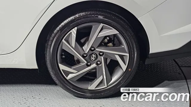 Hyundai Avante CN7 — Фото автомобиля 6