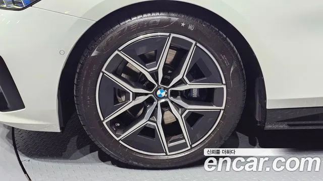 BMW 5 Series G60 — Фото автомобиля 5
