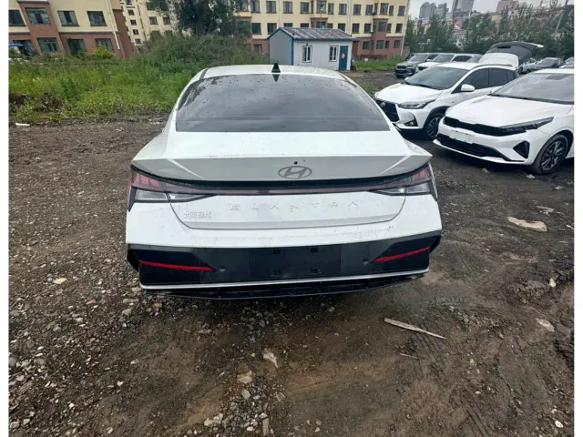 Hyundai Elantra — Фото автомобиля 6