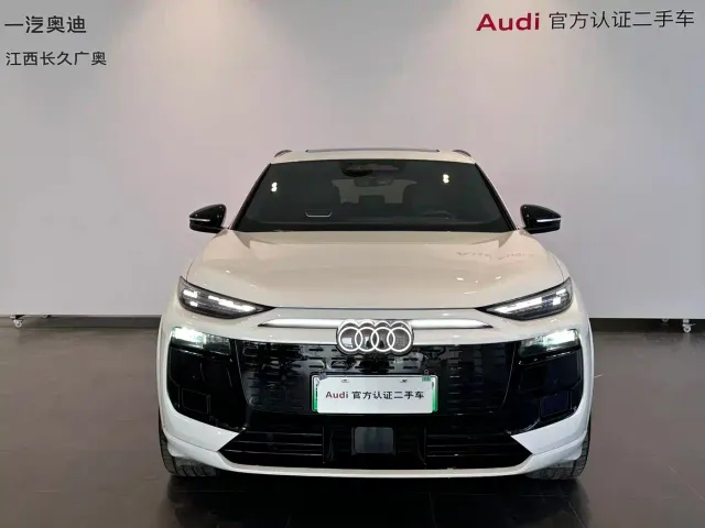Audi Q6L e-tron — Фото автомобиля 2