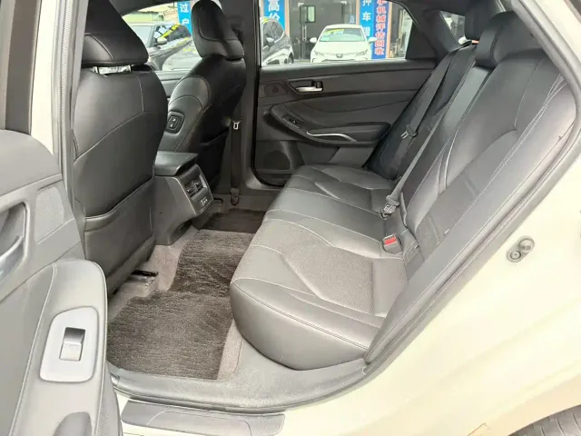 Toyota Avalon — Фото автомобиля 5