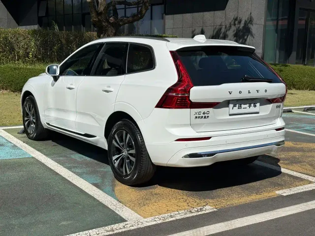 Volvo XC60 — Фото автомобиля 13