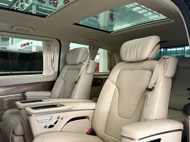 Mercedes-Benz V-Class — Фото автомобиля 8