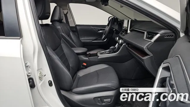 Toyota RAV4 — Фото автомобиля 10