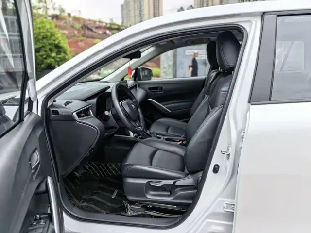 Toyota Corolla Cross — Фото автомобиля 11