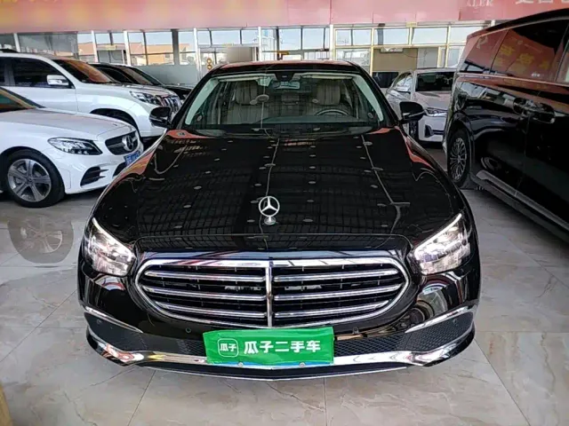 Mercedes-Benz E-Class — Фото автомобиля 2
