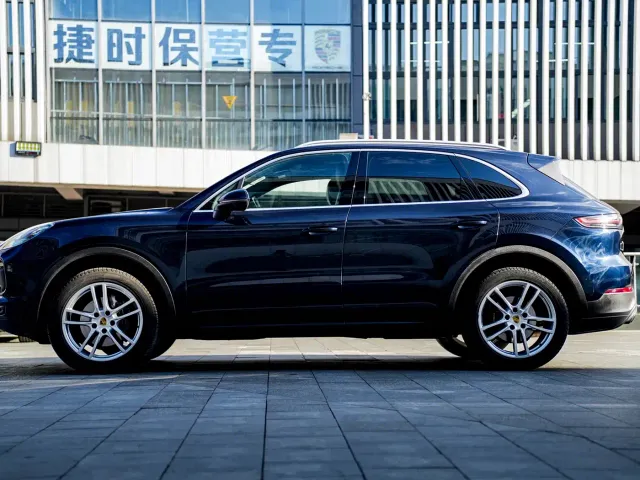 Porsche Cayenne — Фото автомобиля 8