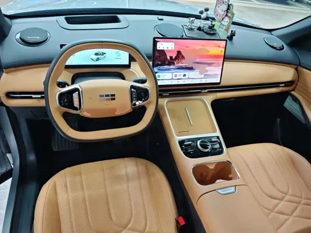 Geely Galaxy Starship 7 EM-i — Фото автомобиля 2