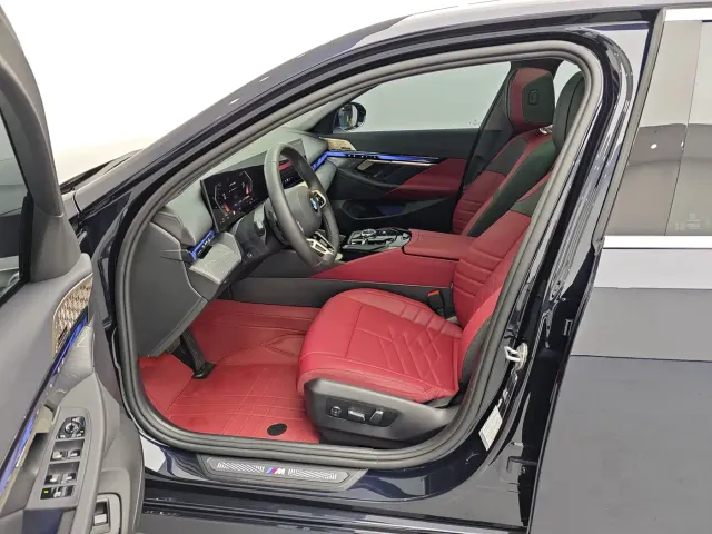 BMW 5 Series — Фото автомобиля 10