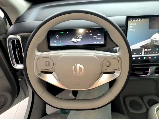 Leapmotor B10 — Фото автомобиля 10