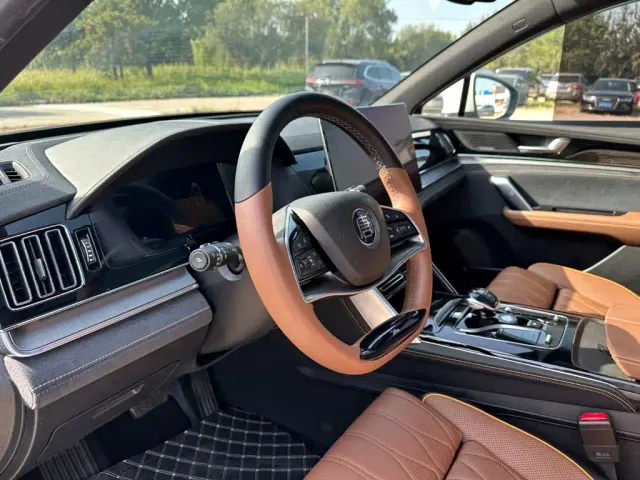 BYD Tang — Фото автомобиля 17