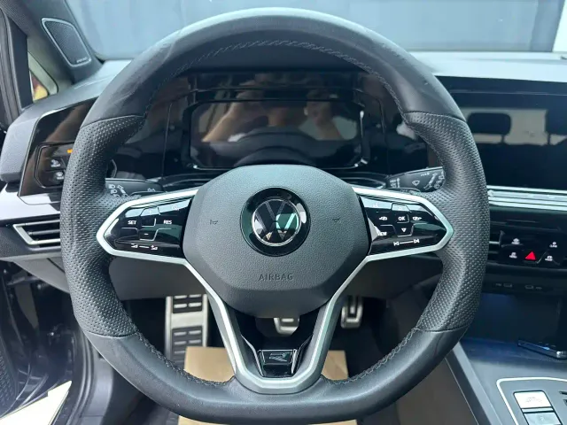 Volkswagen Golf — Фото автомобиля 12