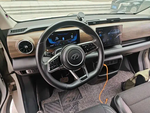 Ruichi New Energy EC75 — Фото автомобиля 6