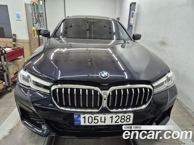 Фотография автомобиля — BMW 5 Series G30