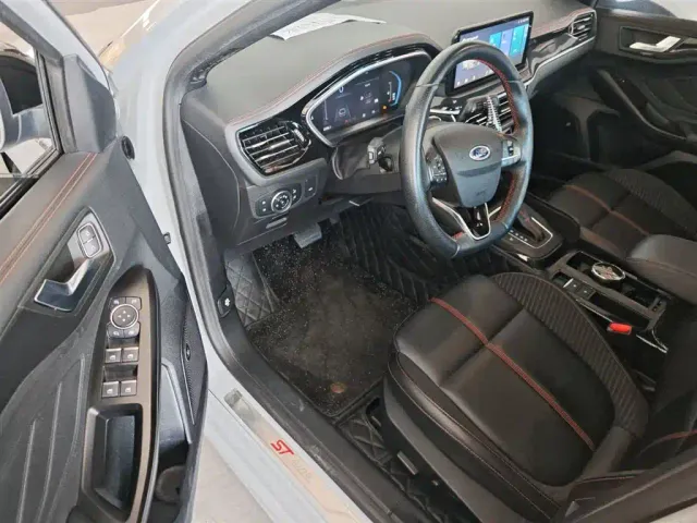 Ford Focus — Фото автомобиля 15