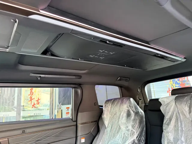 Toyota Alphard — Фото автомобиля 13