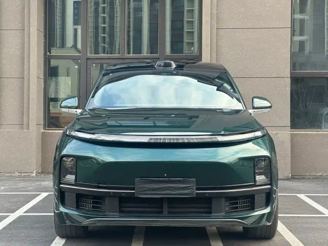 Li Auto L9 — Фото автомобиля 2