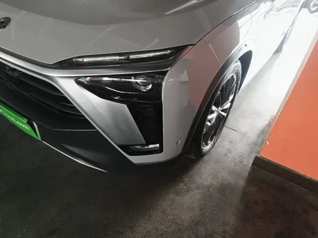 Nio ES8 — Фото автомобиля 23