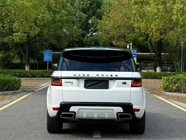 Land Rover Range Rover Sport — Фото автомобиля 10