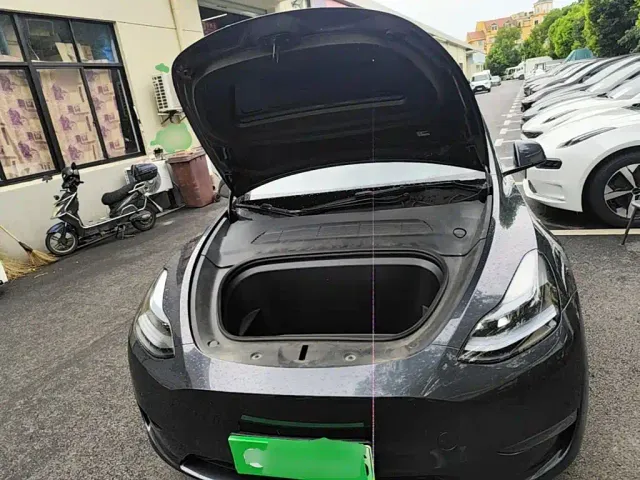 Tesla Model Y — Фото автомобиля 19