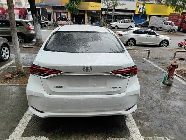 Toyota Corolla — Фото автомобиля 5