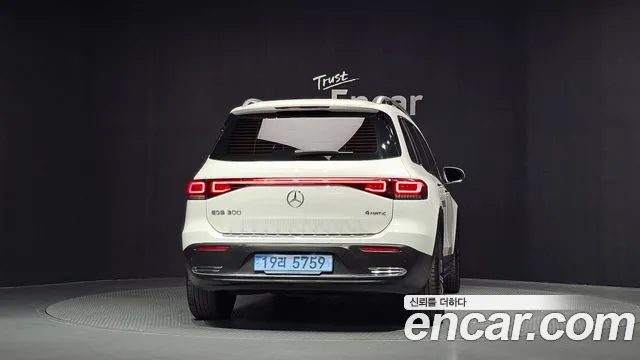 Mercedes-Benz EQB X243 — Фото автомобиля 4