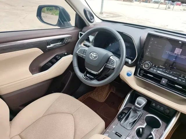 Toyota Highlander — Фото автомобиля 19