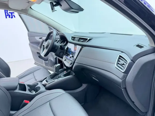 Nissan Qashqai 2021 2.0L CVT Luxury Version — Фото автомобиля 14