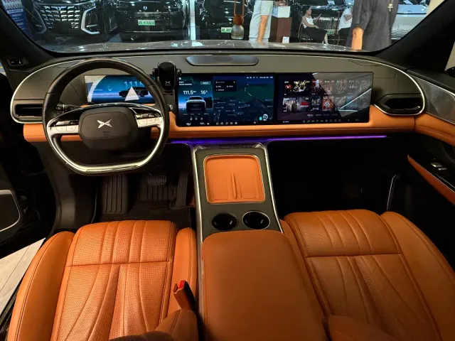 Xpeng G9 — Фото автомобиля 5