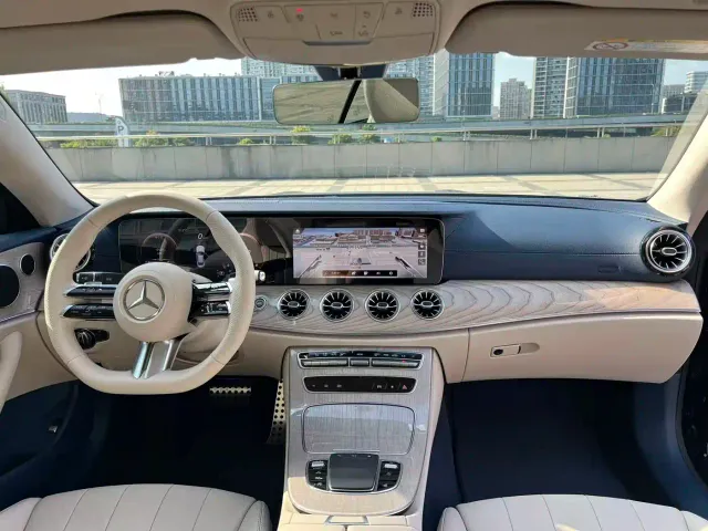 Mercedes-Benz E-Class — Фото автомобиля 12