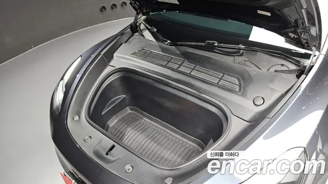Tesla Model Y — Фото автомобиля 5