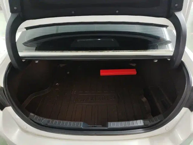 Mazda Axela — Фото автомобиля 18