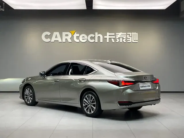 Lexus ES — Фото автомобиля 6