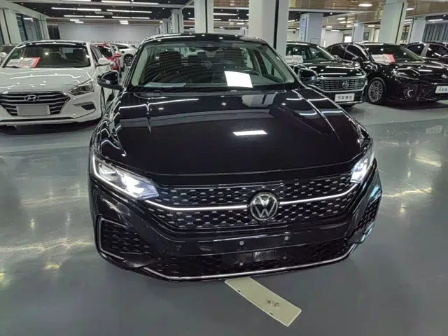 Volkswagen Passat — Фото автомобиля 2