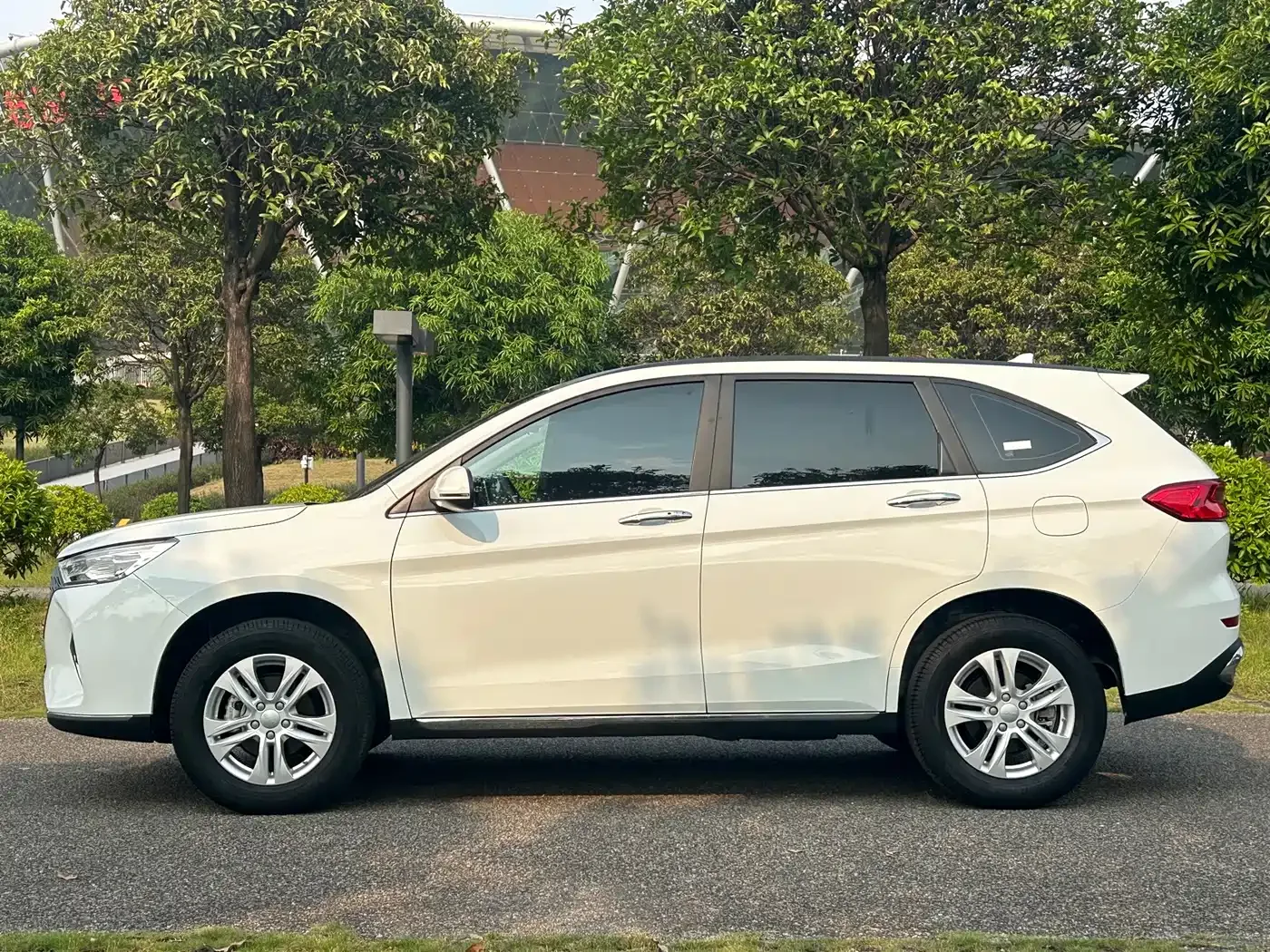 Haval Haval M6 2021 PLUS 1.5T DCT Comfort — Фото автомобиля 5