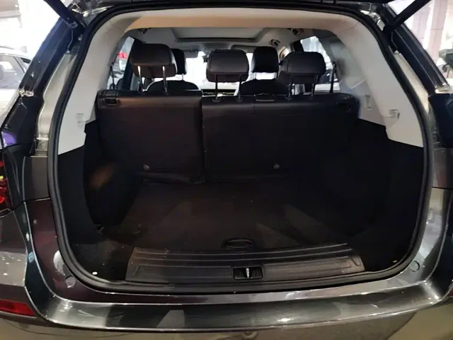 Roewe RX5 — Фото автомобиля 18