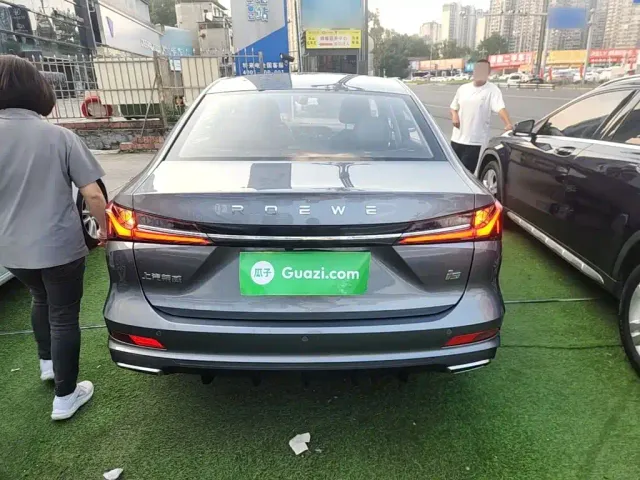 Roewe i5 — Фото автомобиля 5