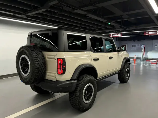 Ford Bronco — Фото автомобиля 6