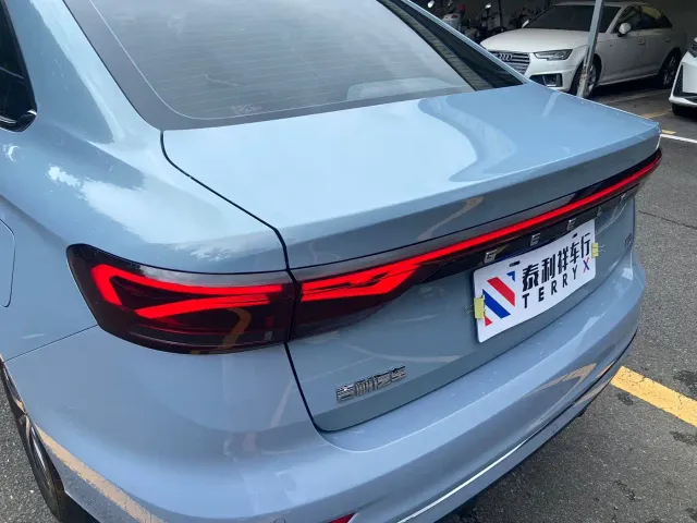 Geely Emgrand — Фото автомобиля 9