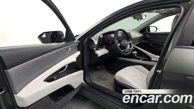 Hyundai AVANTE Avante (CN7) — Фото автомобиля 10