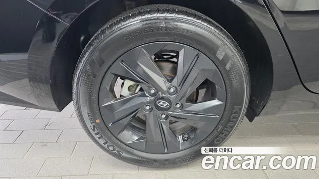 Hyundai AVANTE Avante (CN7) — Фото автомобиля 5