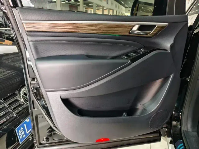GAC Trumpchi M8 — Фото автомобиля 10