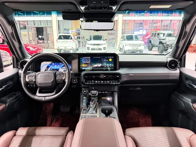 Toyota Prado — Фото автомобиля 10