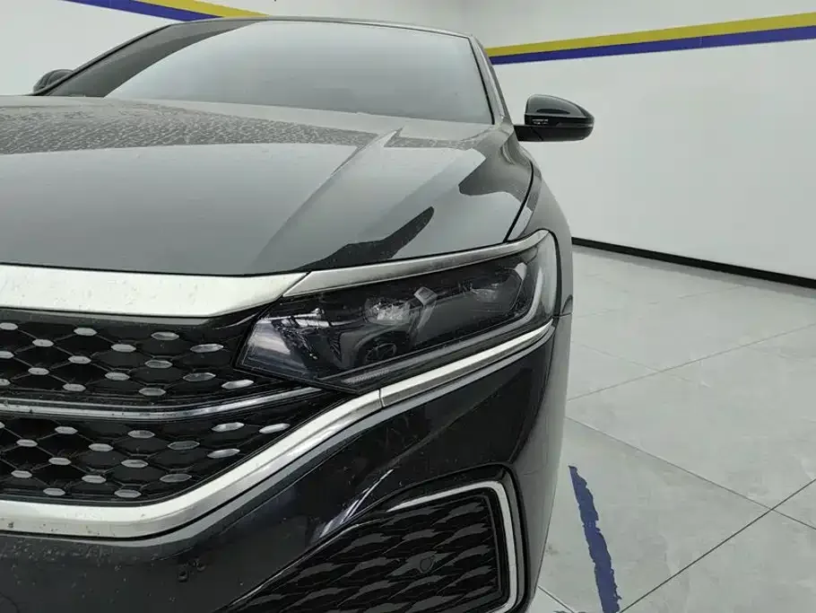 Volkswagen Passat 2024 380TSI Starlight Dragon Soaring Edition — Фото автомобиля 5
