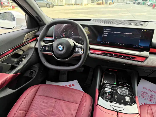 BMW 5 Series — Фото автомобиля 12