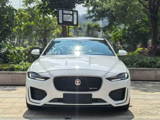 Jaguar XEL — Фото автомобиля 2