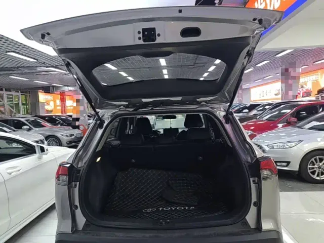 Toyota Corolla Cross — Фото автомобиля 18
