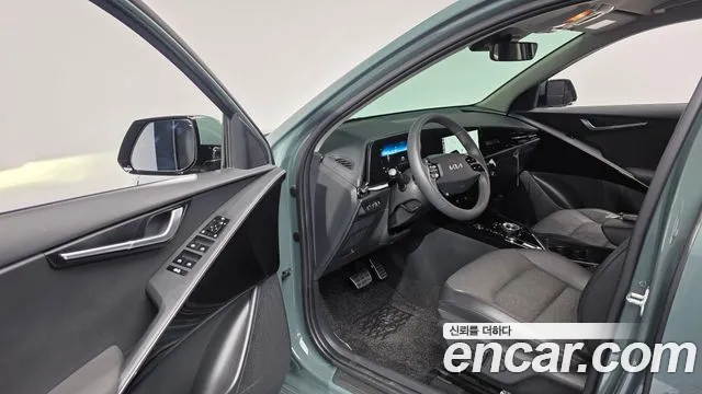 Kia Niro The All New Niro Signature — Фото автомобиля 10